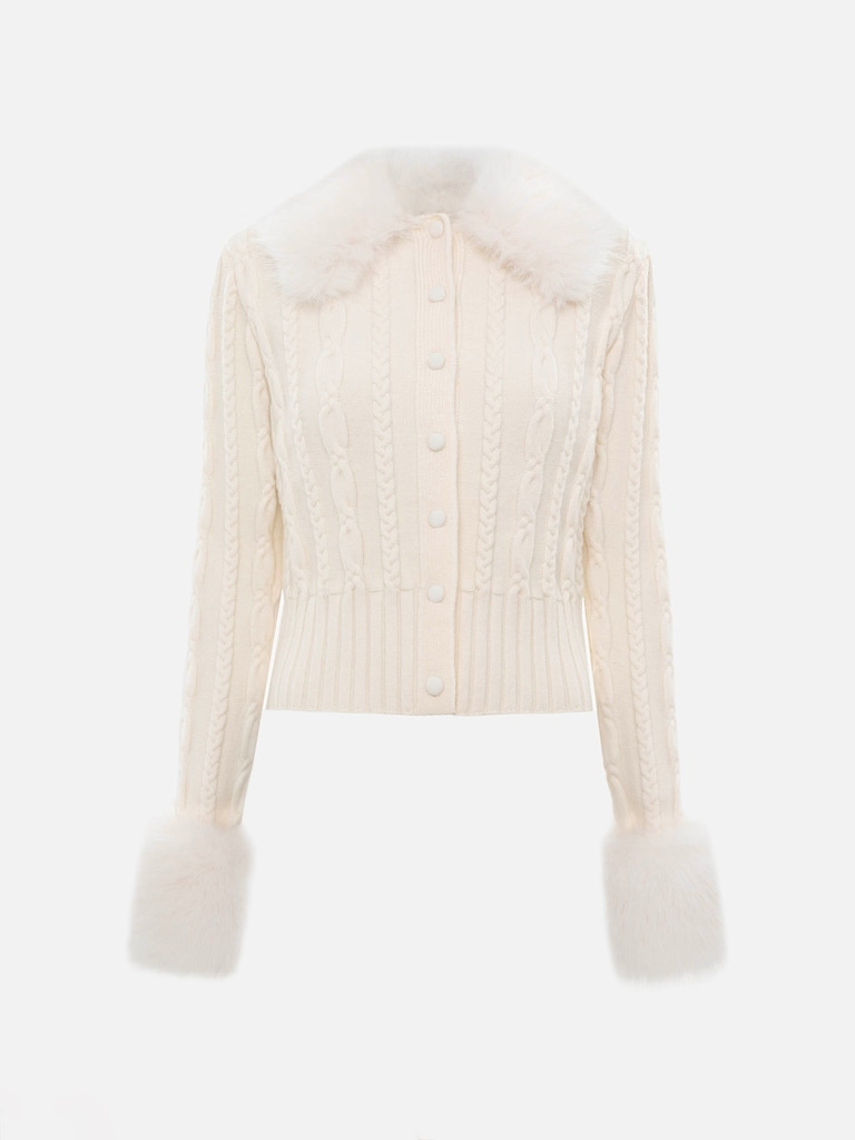 Кардиган вязки косами с декором из экомеха