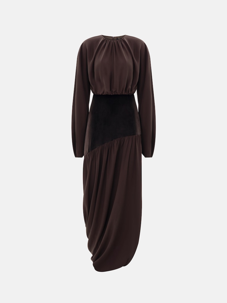 Платье макси из легкой ткани с бархатной вставкой на талии