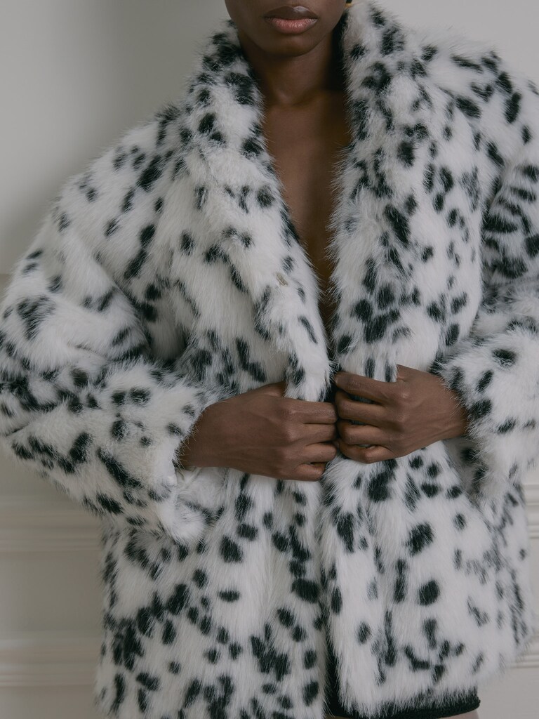 Short spotted eco-fur coat