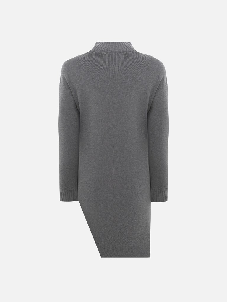 Smooth-knit jumper with asymmetrical hem