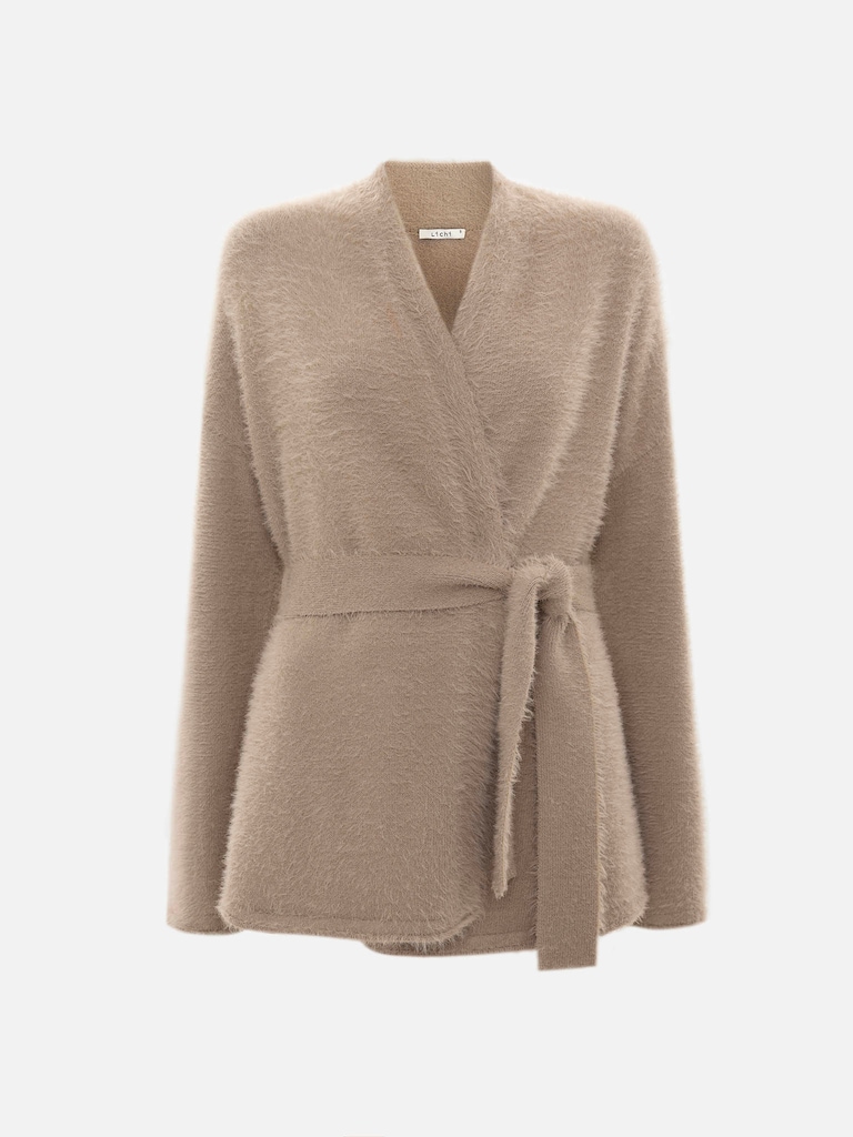 Кардиган на запах с поясом из пушистого трикотажа