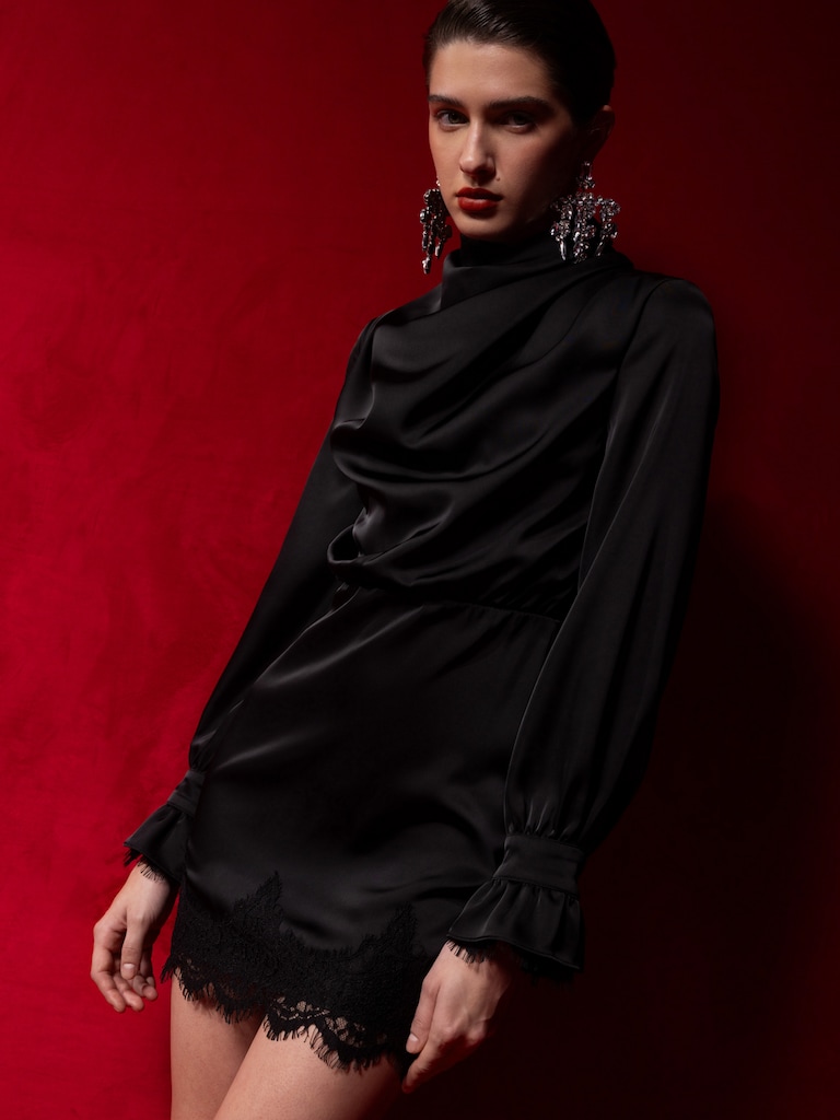 Satin mini dress with draping on the bodice and lace