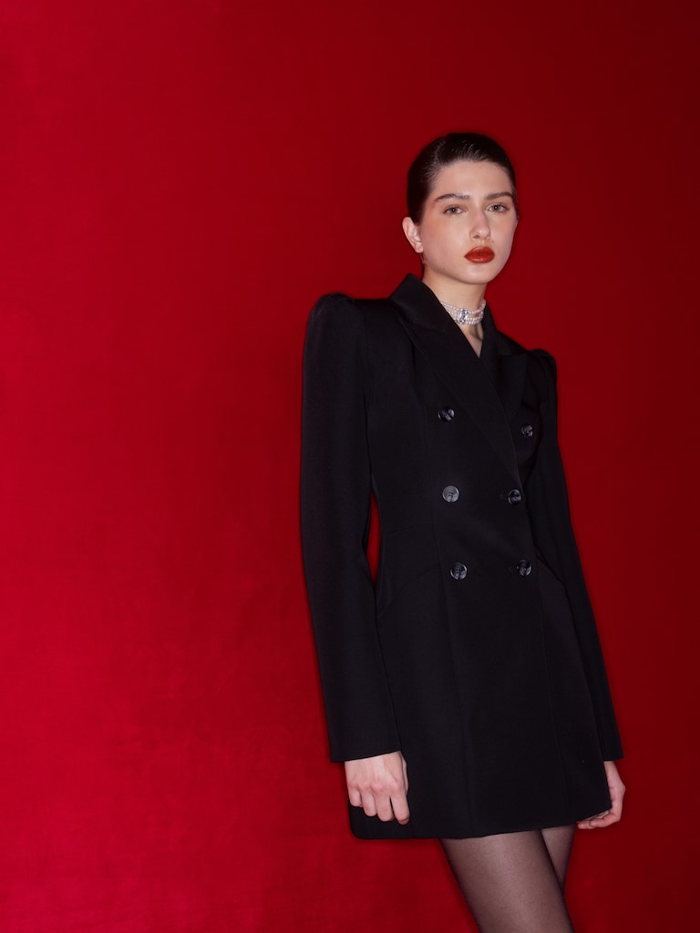 Mini blazerdress with accentuated shoulders