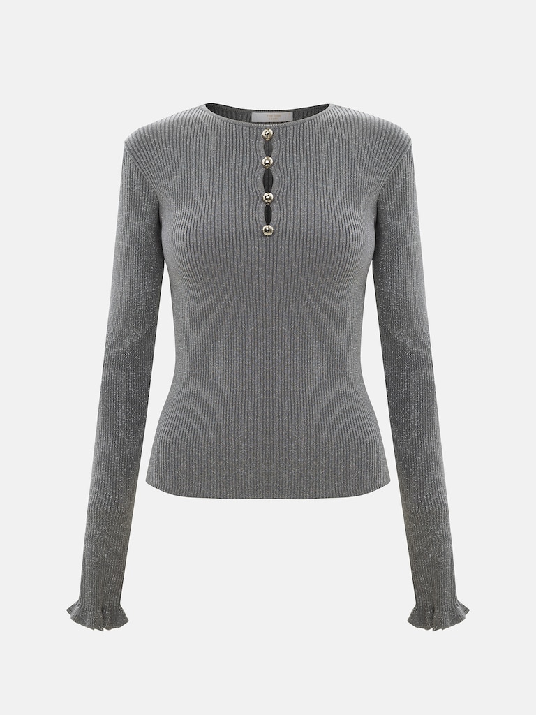 سترة من خيوط معدنية مزخرفة باللون الفضي