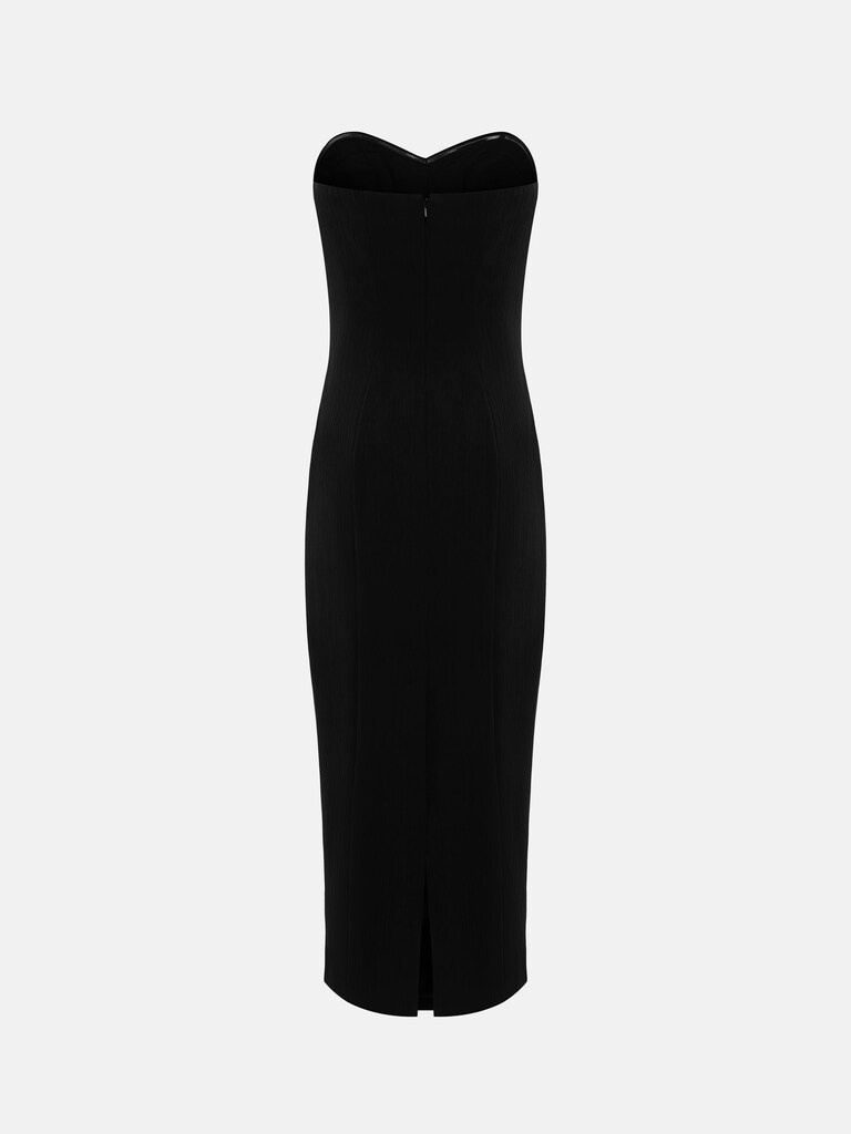 Midi dress with open shoulders