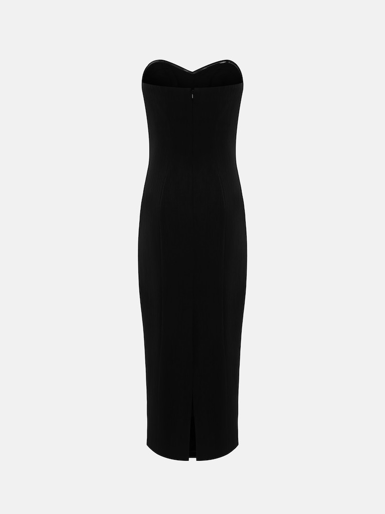 Midi dress with open shoulders