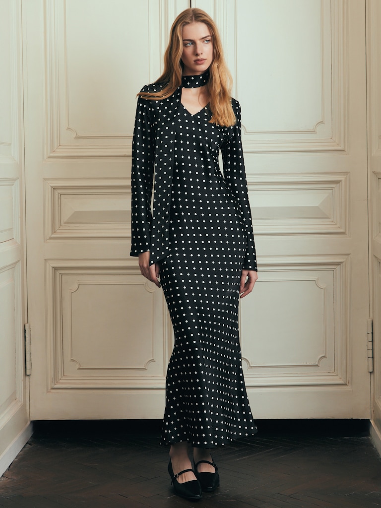 Платье макси в горошек с шарфом-лентой в тон