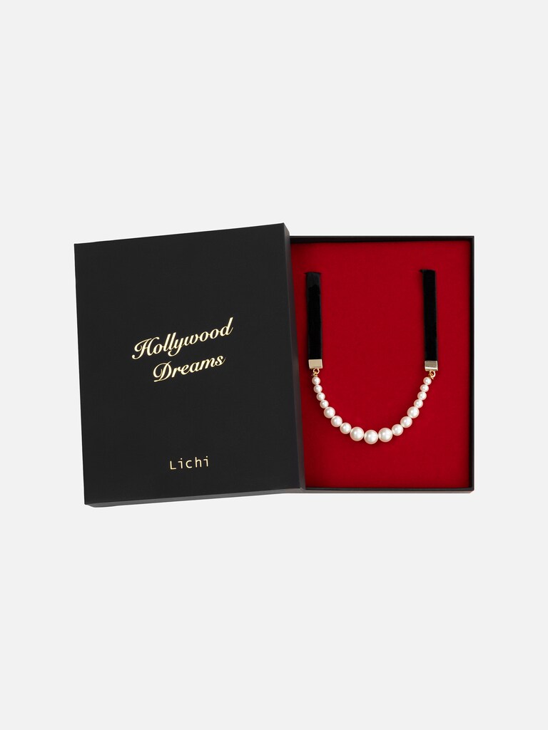 Pearl choker with long ties