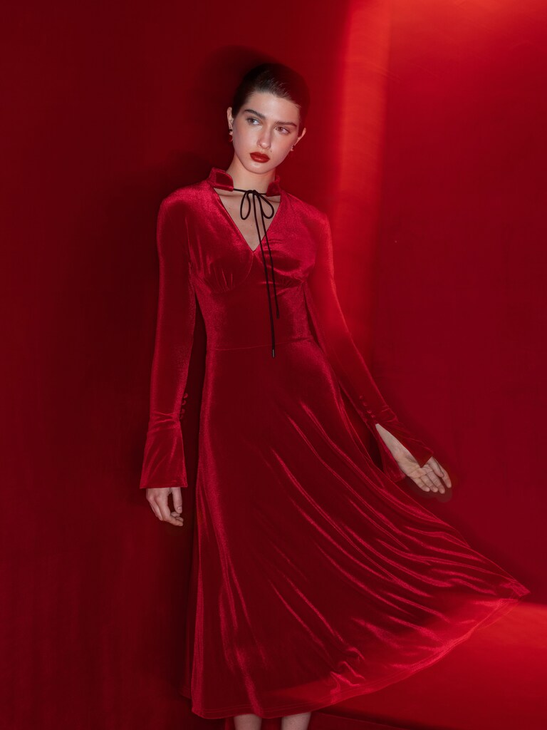 Velvet midi dress with contrasting ties