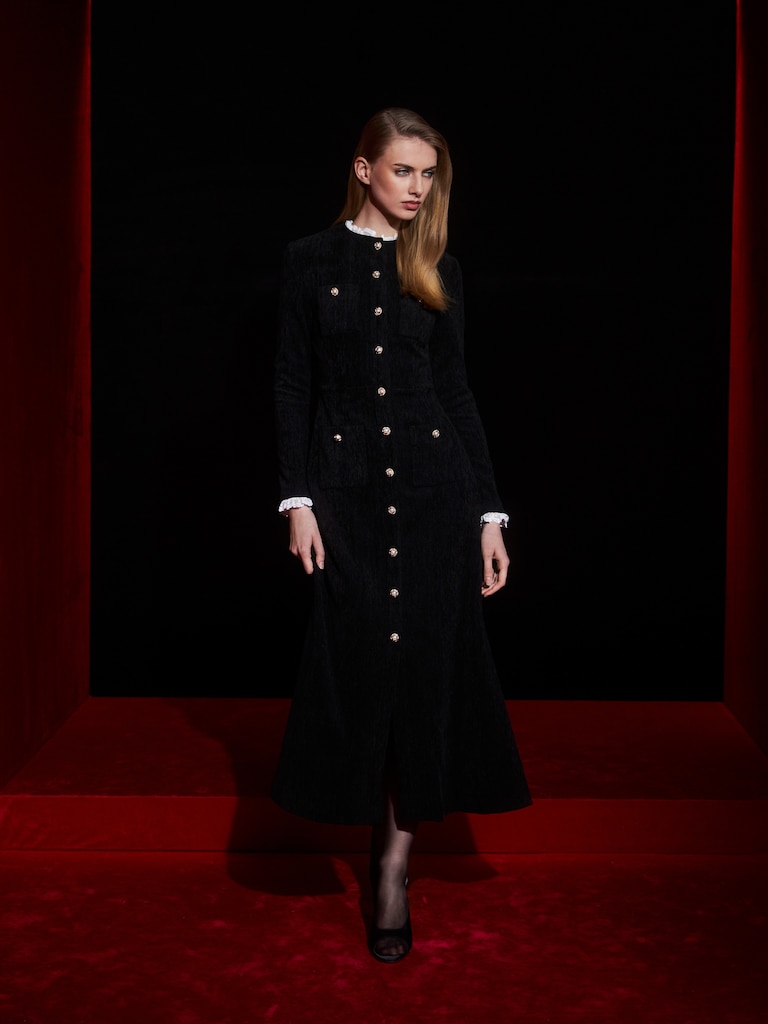 Платье миди из мягкой ткани с крупными пуговицами