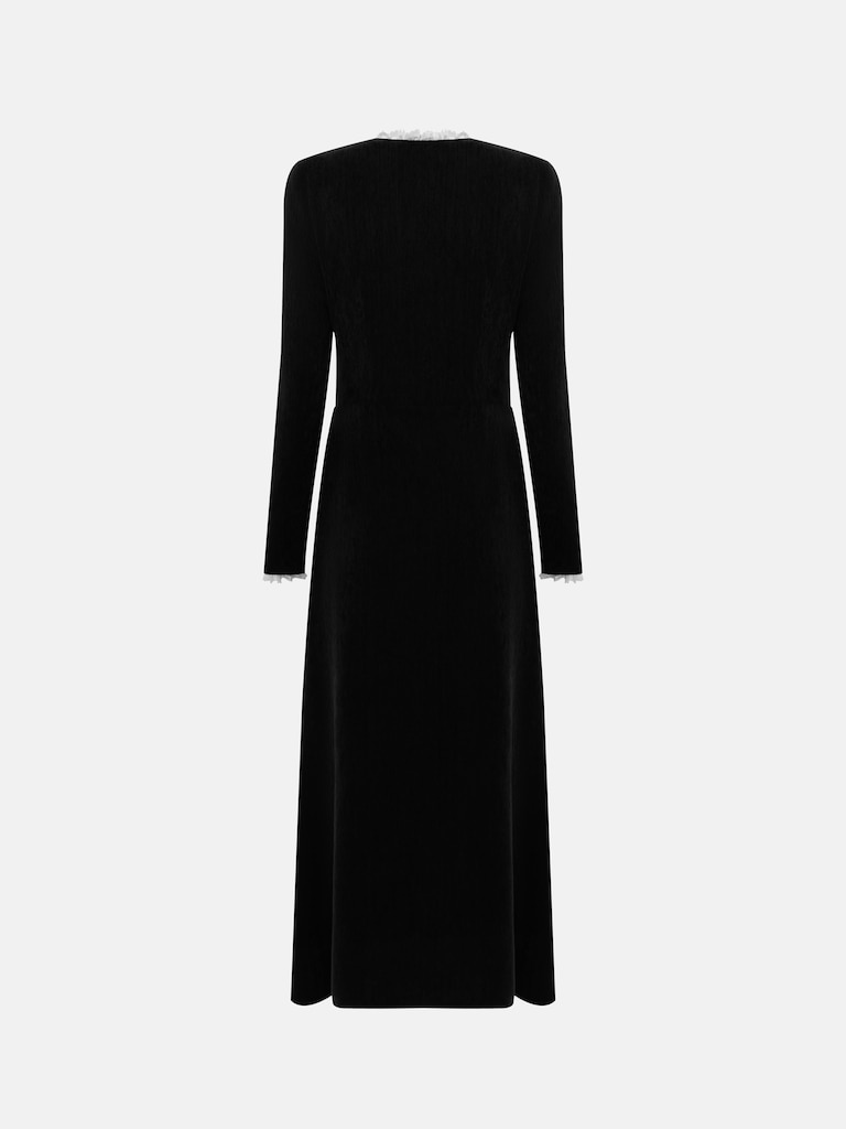 فستان متوسط الطول ناعم بأزرار كبيرة