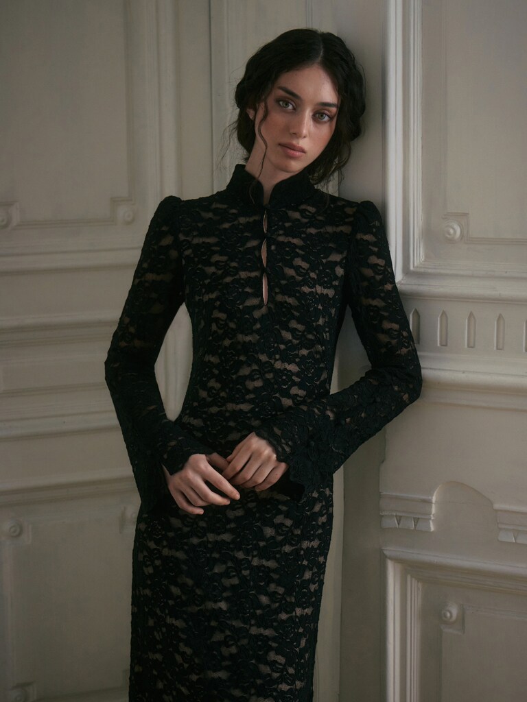 Tailliertes Midikleid aus Guipure