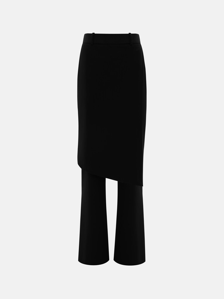 Свободные костюмные брюки с драпировкой на бедрах