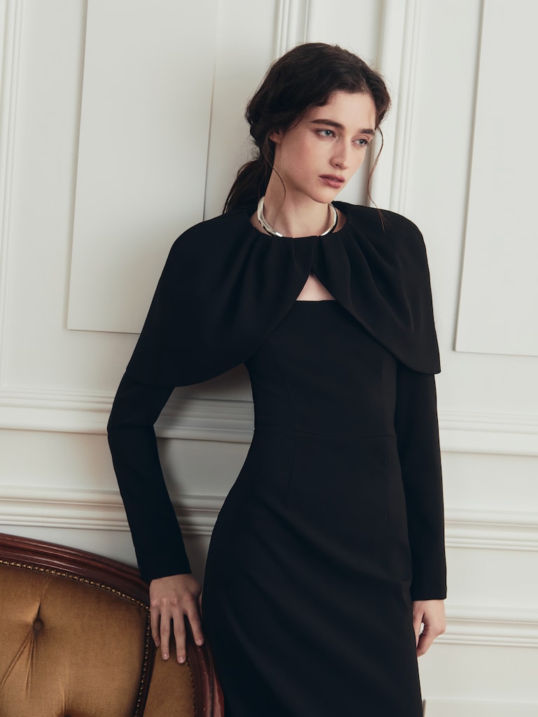 Платье миди из костюмной ткани с кейпом в тон