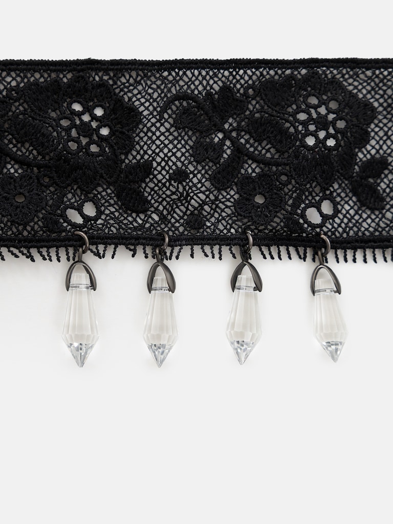 Широкий кружевной чокер с подвесками